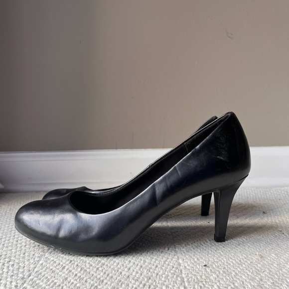 Stride Rite Black Heels - Picture 3 of 3